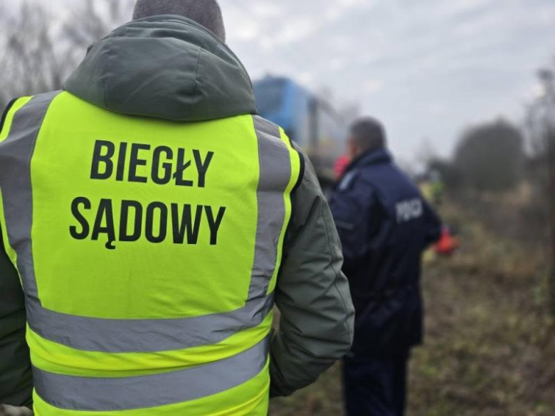 Śmiertelny wypadek na przejeździe kolejowym w Ziębicach. Nie żyją dwie osoby