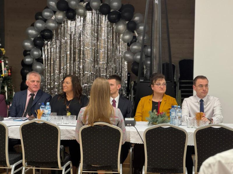 Było uroczyście i zgodnie. Sesja budżetowa w gminie Stoszowice