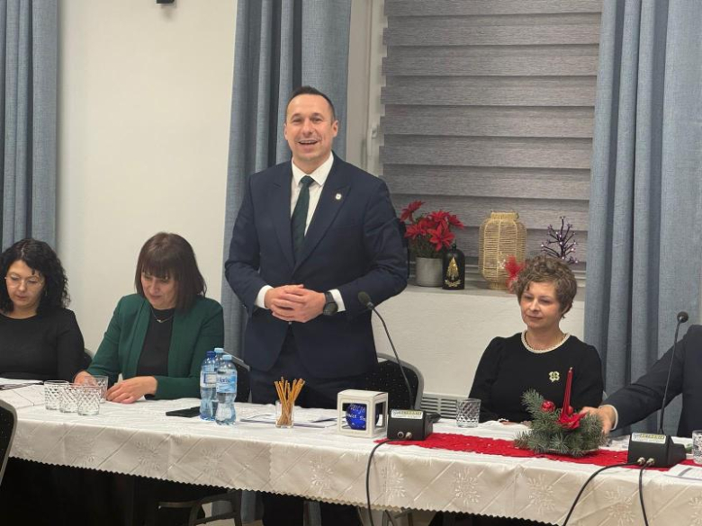 Było uroczyście i zgodnie. Sesja budżetowa w gminie Stoszowice