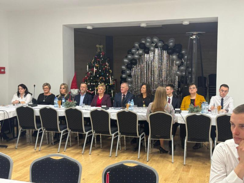 Było uroczyście i zgodnie. Sesja budżetowa w gminie Stoszowice