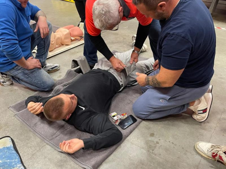 Cykl szkoleń z pierwszej pomocy przedmycznej. Przeszkolono służby oraz mieszkańców