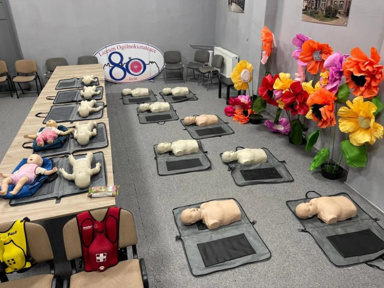 Cykl szkoleń z pierwszej pomocy przedmycznej. Przeszkolono służby oraz mieszkańców