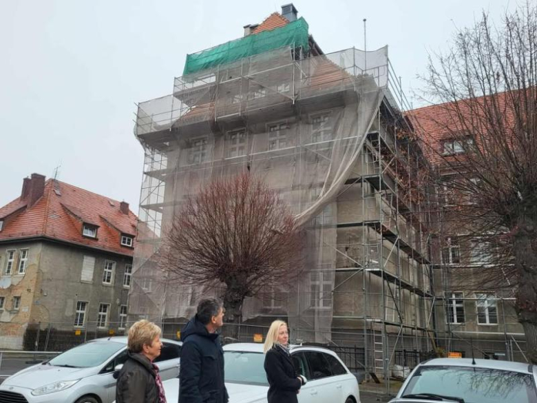 Trwa termomodernizacja budynku Liceum Ogólnokształcącego w Ząbkowicach Śląskich