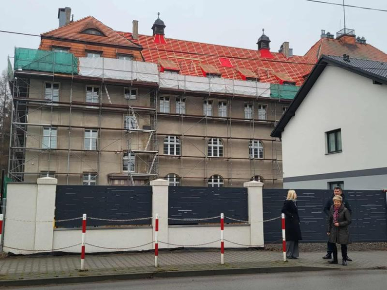 Trwa termomodernizacja budynku Liceum Ogólnokształcącego w Ząbkowicach Śląskich