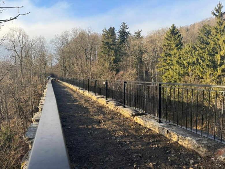 Zakończono I etap rewitalizacji wiaduktu. Nowe balustrady poprawią bezpieczeństwo spacerowiczów