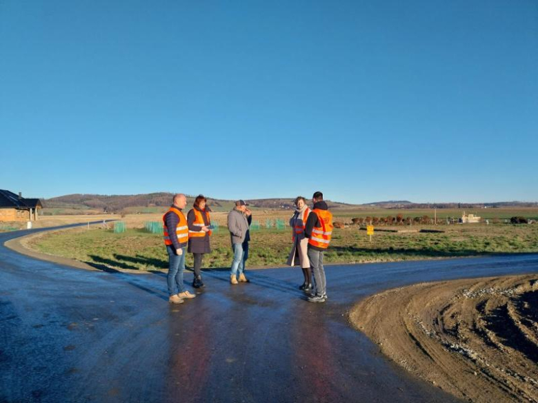 Nowa droga w Stoszowicach oddana do użytku