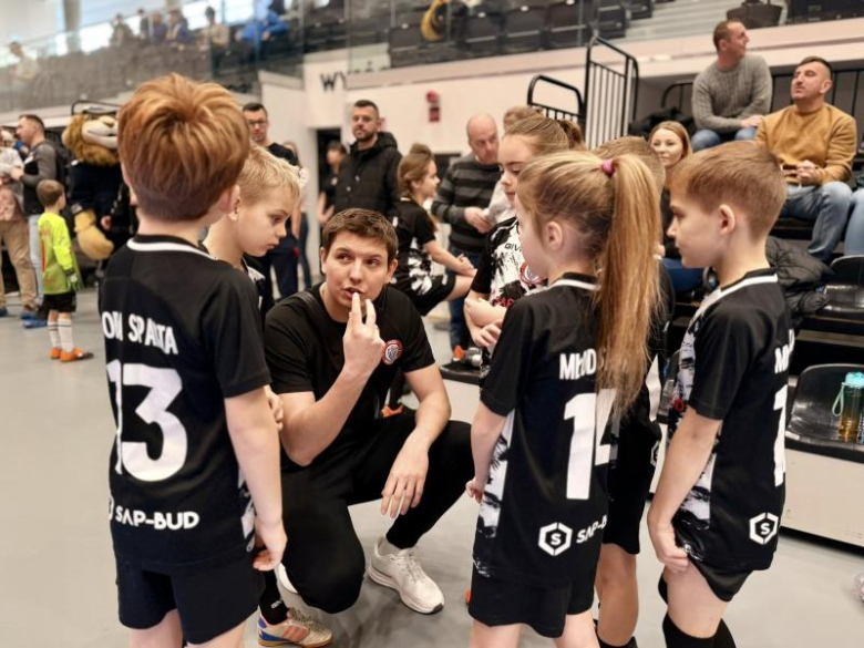 Sportowe emocje na rozpoczęcie roku. „Pozytywnie Zakręceni Cup” w Ziębicach