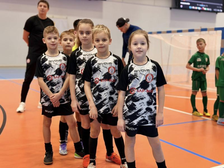 Sportowe emocje na rozpoczęcie roku. „Pozytywnie Zakręceni Cup” w Ziębicach