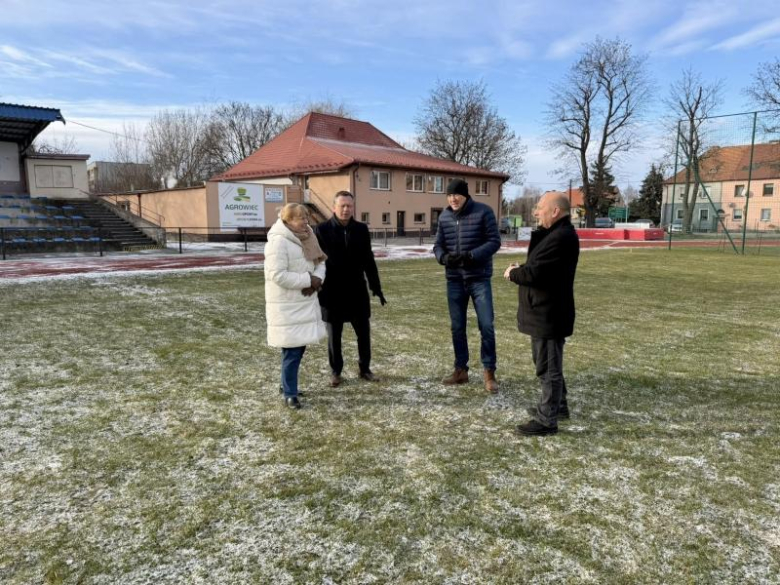 Niemal ćwierć miliona złotych na modernizację boiska sportowego w Ziębicach
