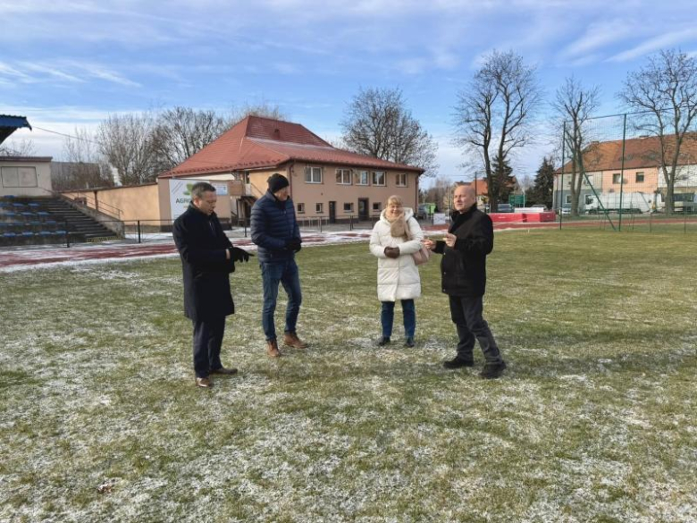 Niemal ćwierć miliona złotych na modernizację boiska sportowego w Ziębicach