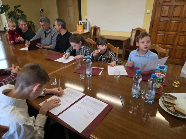 Burmistrz wręczyła stypendia sportowcom