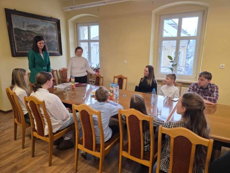 Burmistrz wręczyła stypendia sportowcom