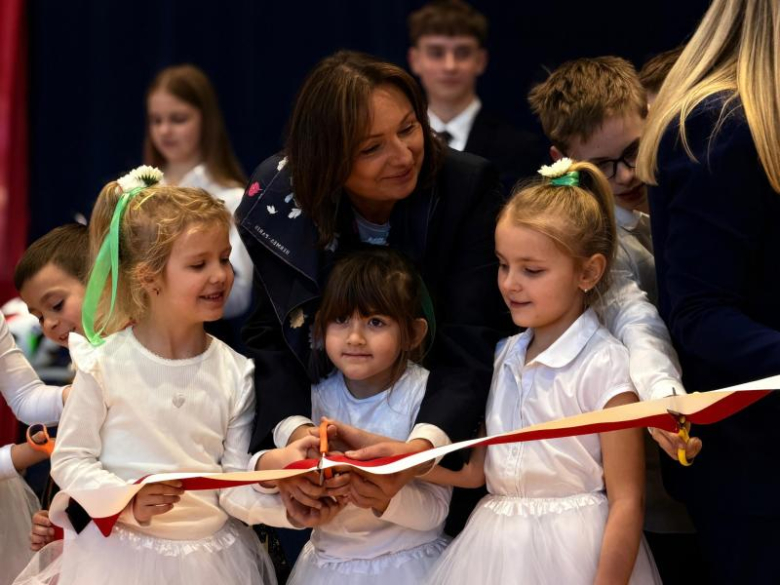 	Wyremontowana po powodzi hala sportowa w Kamieńcu Ząbkowickim oficjalnie otwarta