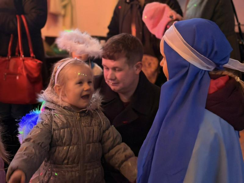 Przedstawienie jasełkowe dla babć i dziadków w Pomianowie Dolnym