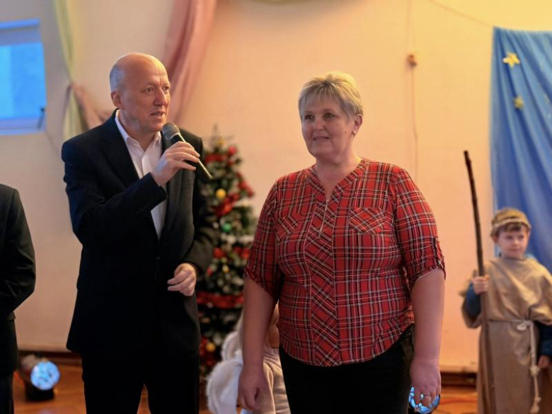 Przedstawienie jasełkowe dla babć i dziadków w Pomianowie Dolnym