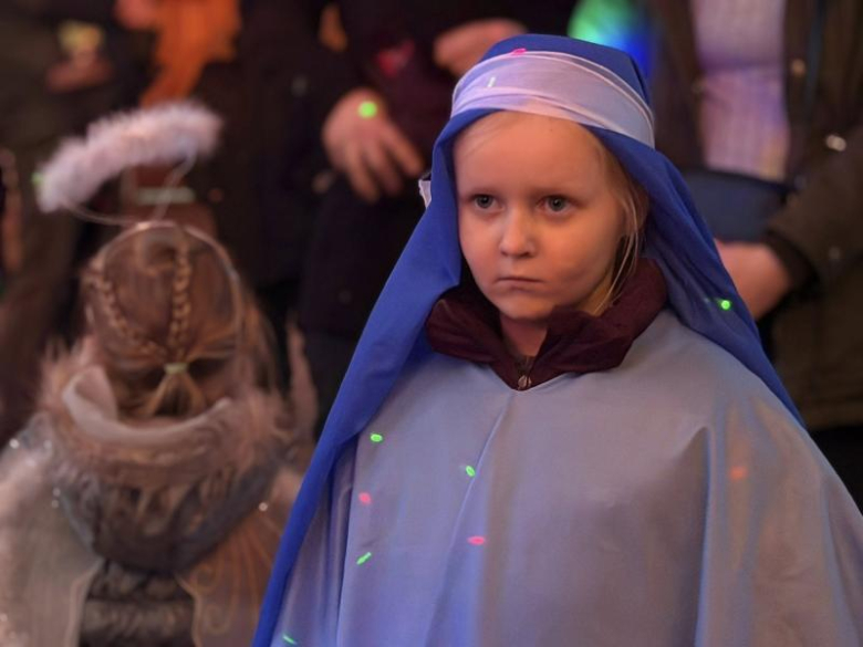 Przedstawienie jasełkowe dla babć i dziadków w Pomianowie Dolnym