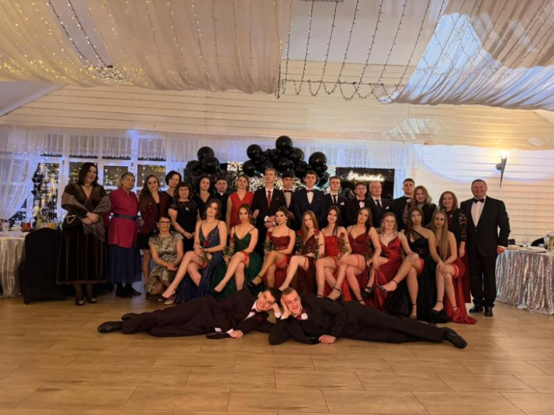 Studniówka Katolickiego Liceum Ogólnkoształcąćego w Henrykowie [foto]