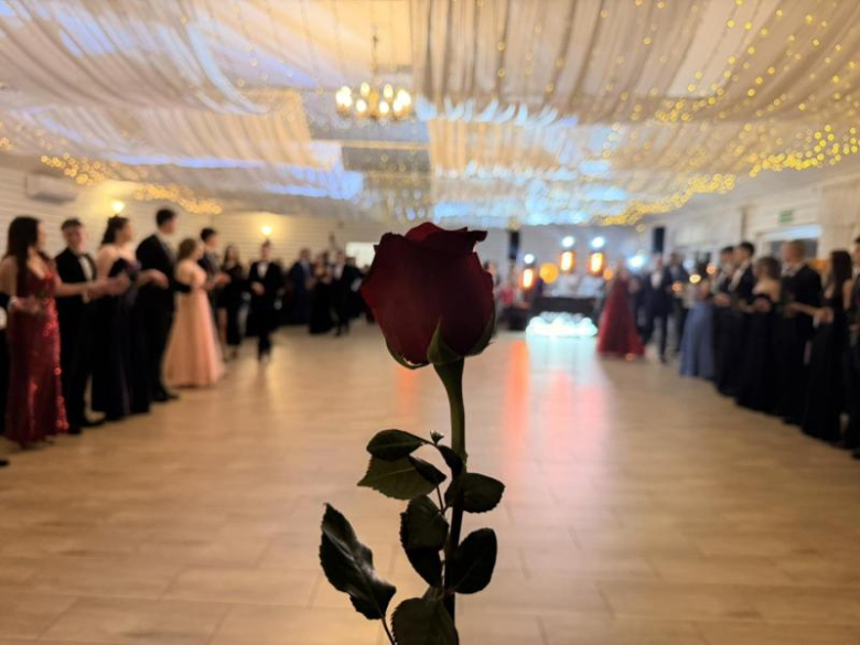 Studniówka Katolickiego Liceum Ogólnkoształcąćego w Henrykowie [foto]