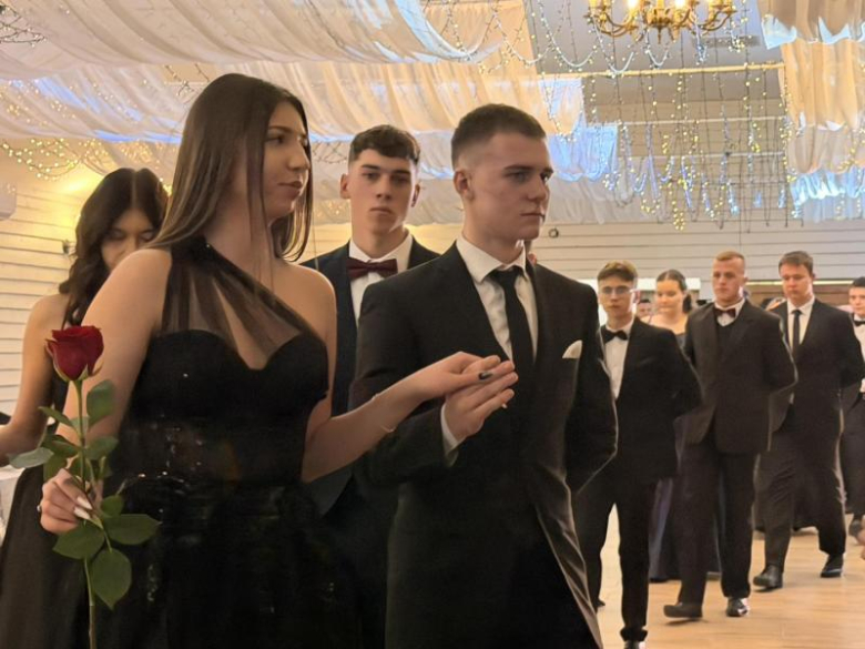 Studniówka Katolickiego Liceum Ogólnkoształcąćego w Henrykowie [foto]