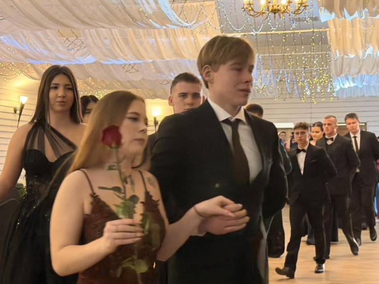 Studniówka Katolickiego Liceum Ogólnkoształcąćego w Henrykowie [foto]