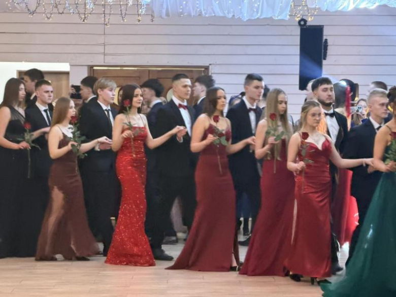 Studniówka Katolickiego Liceum Ogólnkoształcąćego w Henrykowie [foto]