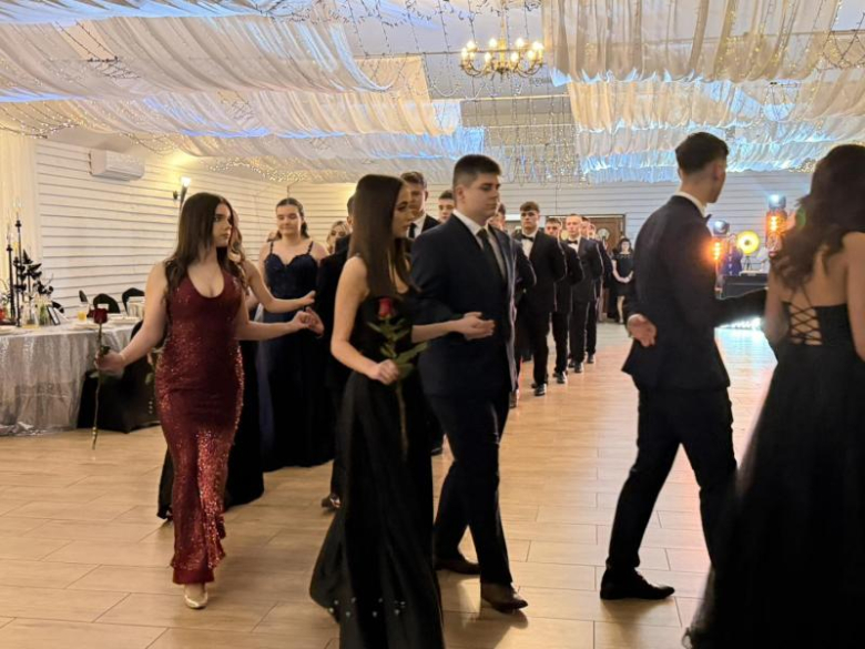 Studniówka Katolickiego Liceum Ogólnkoształcąćego w Henrykowie [foto]