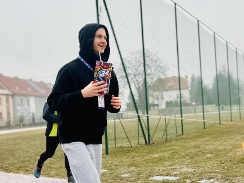 Ziębice na sportowo rozpoczęły 34. finał WOŚP. Bieg z sercem na stadionie miejskim