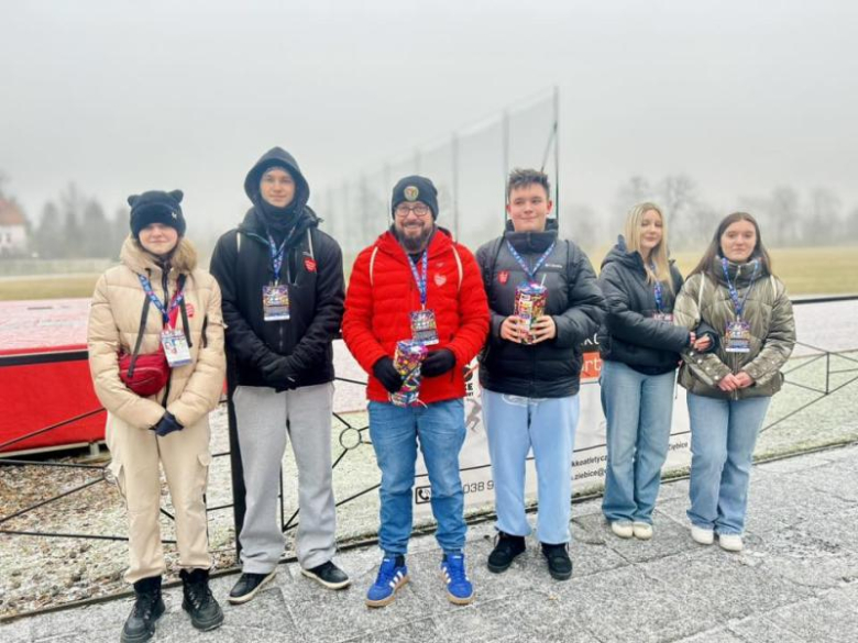 Ziębice na sportowo rozpoczęły 34. finał WOŚP. Bieg z sercem na stadionie miejskim