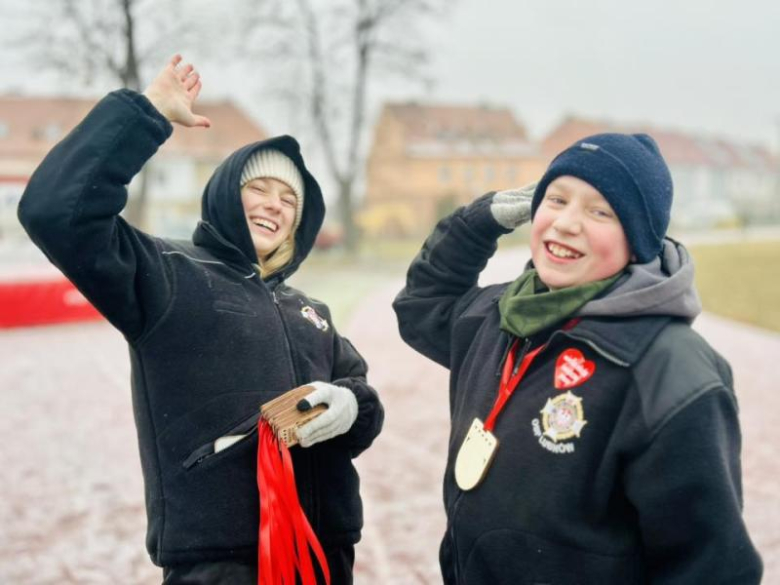 Ziębice na sportowo rozpoczęły 34. finał WOŚP. Bieg z sercem na stadionie miejskim