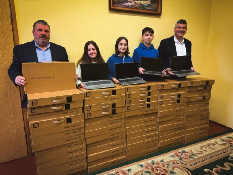 Laptopy i tablety dla szkół podstawowych w gminie Ząbkowice Śląskie