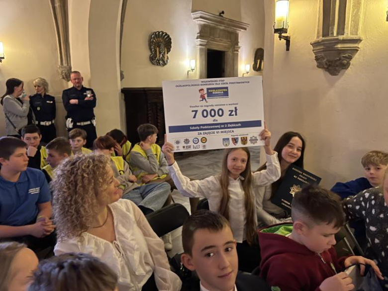 „Odblaskowa Szkoła”. Szóste miejsce ziębickiej placówki w konkursie i kilka tys. zł nagrody