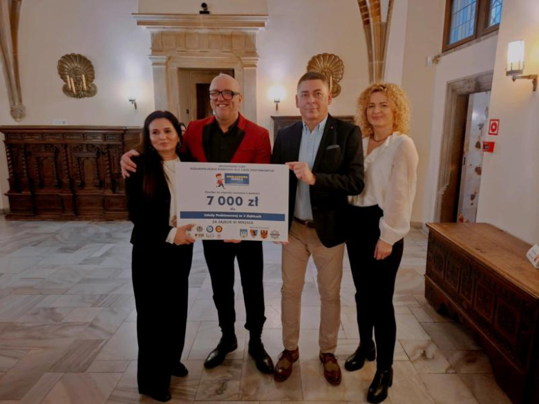 „Odblaskowa Szkoła”. Szóste miejsce ziębickiej placówki w konkursie i kilka tys. zł nagrody