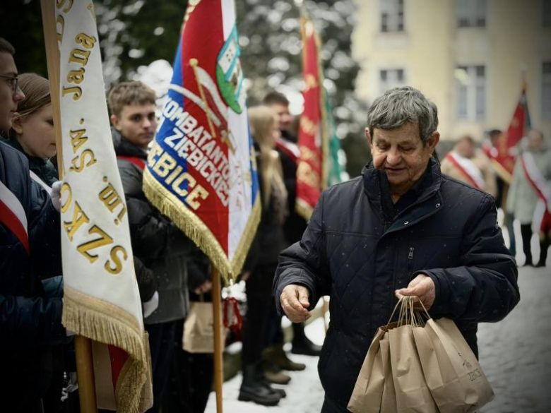 Pamięć, wdzięczność i przestroga - 86. rocznica pierwszej deportacji na Sybir