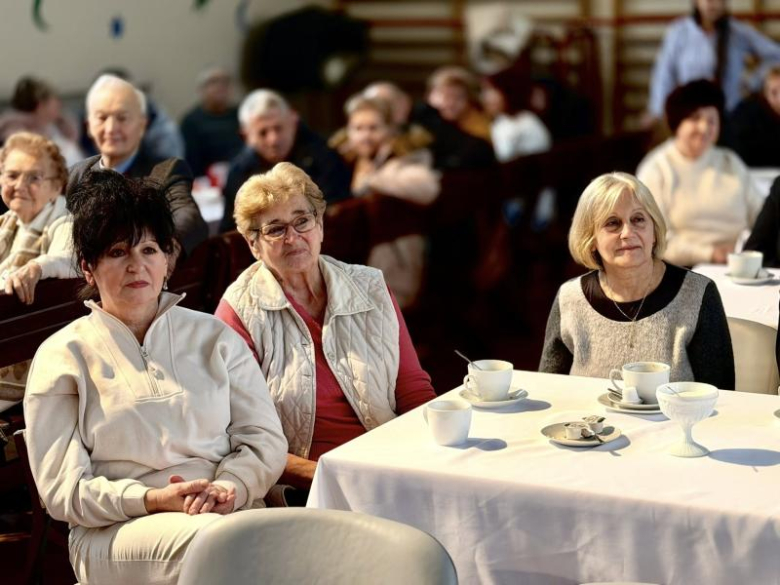 Dzień Babci i Dziadka w Zespole Szkół i Przedszkoli w Niedźwiedziu [foto]