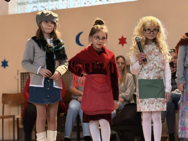 Dzień Babci i Dziadka w Zespole Szkół i Przedszkoli w Niedźwiedziu [foto]