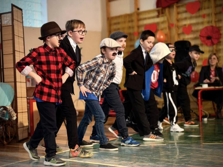 Dzień Babci i Dziadka w Zespole Szkół i Przedszkoli w Niedźwiedziu [foto]