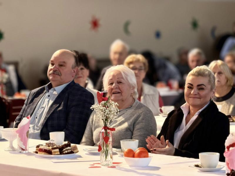 Dzień Babci i Dziadka w Zespole Szkół i Przedszkoli w Niedźwiedziu [foto]