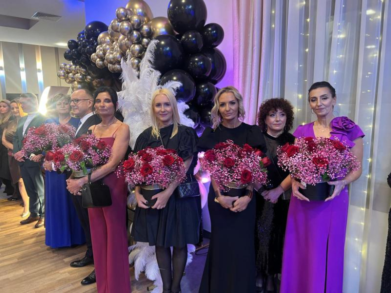 Maturzyści z „Wrocławskiej” bawili się na studniówce [foto]