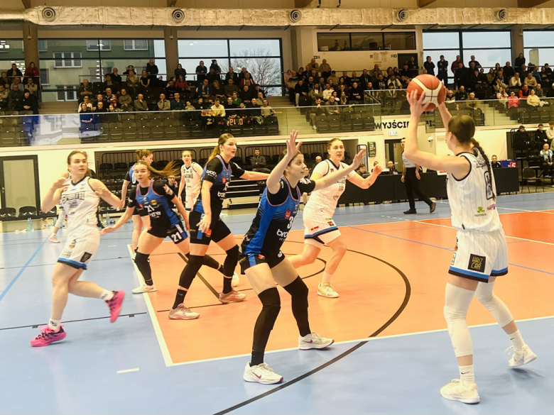 Walentynkowe spotkanie Sparta Ziębice – Brother MUKS Poznań w koszykówce kobiet