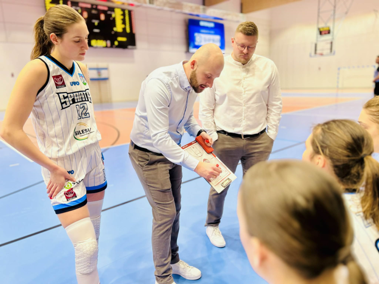 Walentynkowe spotkanie Sparta Ziębice – Brother MUKS Poznań w koszykówce kobiet