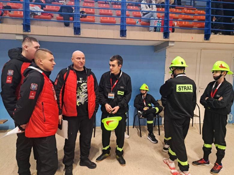 Pierwsze Halowe Zawody Młodzieżowych Drużyn Pożarniczych