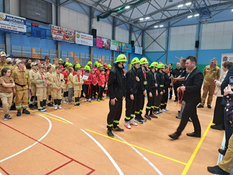 Pierwsze Halowe Zawody Młodzieżowych Drużyn Pożarniczych