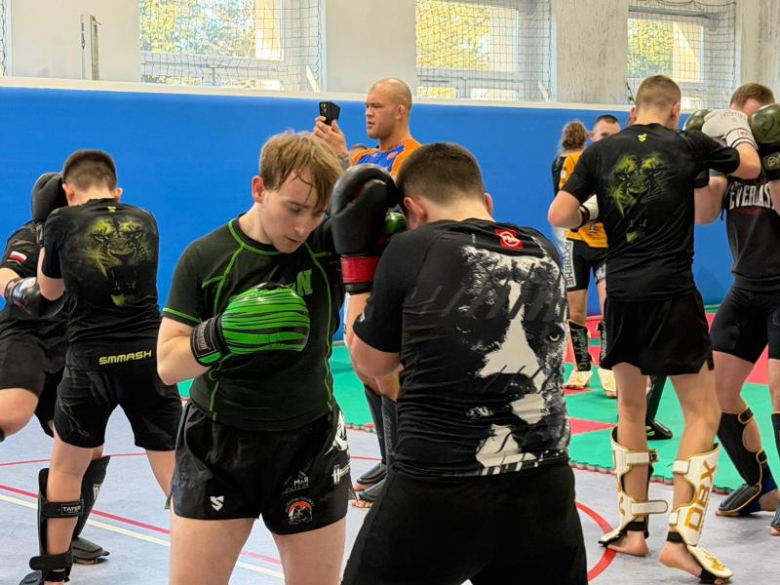 Mocne nazwiska i sportowa klasa. Ostrowski i Michalski poprowadzili seminarium kick-boxingu