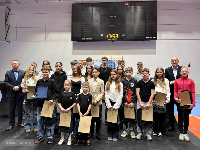 Gminna Gala Sportu w Ziębicach. Wręczono nagrody dla sportowców, drużyn, działaczy i trenerów