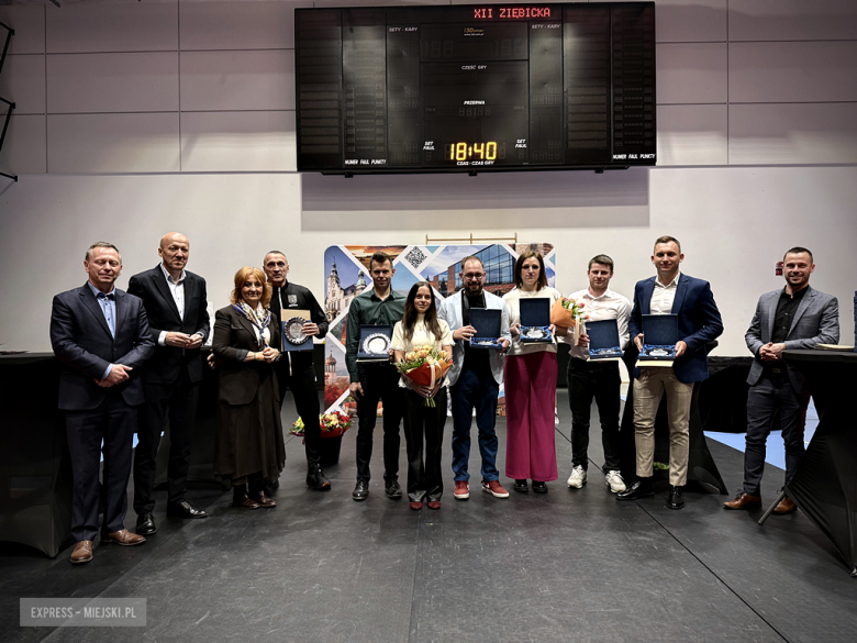 Gminna Gala Sportu w Ziębicach. Wręczono nagrody dla sportowców, drużyn, działaczy i trenerów