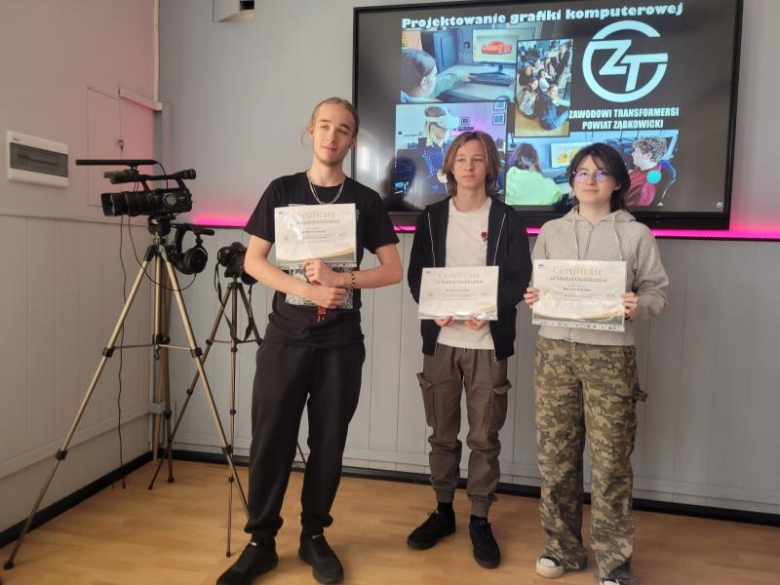 „Zawodowi transformersi” w powiecie ząbkowickim. Nauczyciele i uczniowie zdobywają nowe kwalifikacje