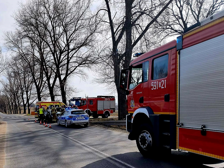 	Zderzenie dwóch osobówek na skrzyżowaniu w Strąkowej