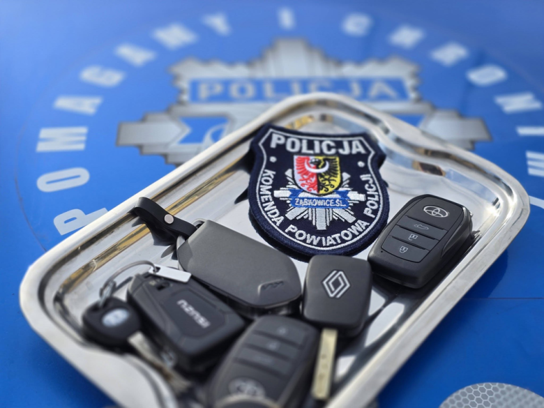 Nowe radiowozy wyjadą na drogi powiatu ząbkowickiego. Wspólny zakup policji i samorządów