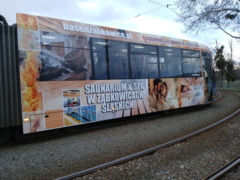 Tramwaj reklamujący Ząbkowice Śląskie już jeździ po Wrocławiu