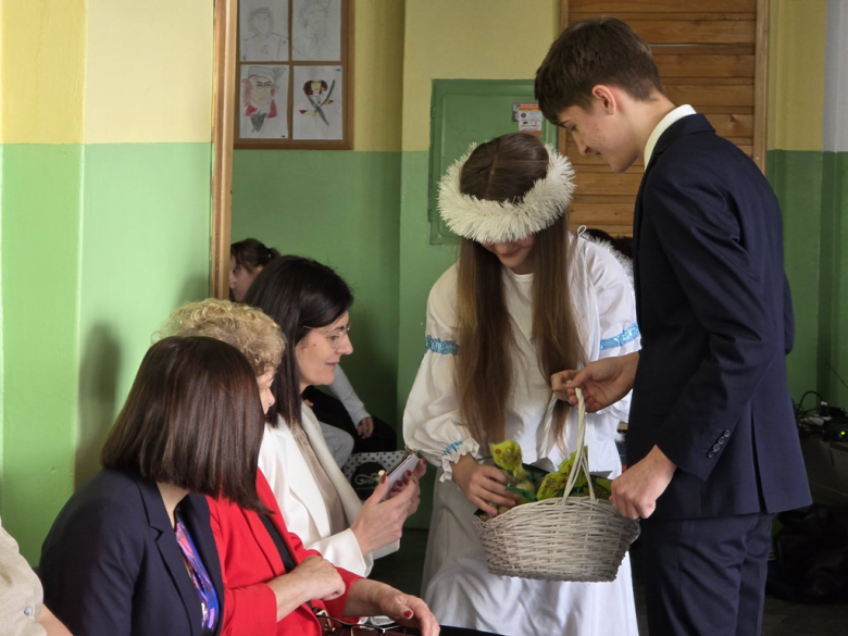 Wielkanocne przedstawienie uczniów Szkoły Podstawowej w Złotym Stoku